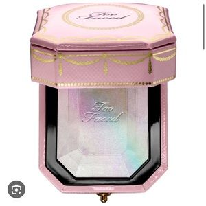 BNIB Too Faced Diamond Multi Use Powder for Highlight, face, etc.